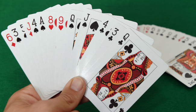 Keuntungan dan Kekurangan Poker dengan Cash